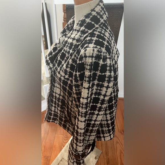 Women’s wool houndstooth double breasted cropped jacket - Picture 5 of 7